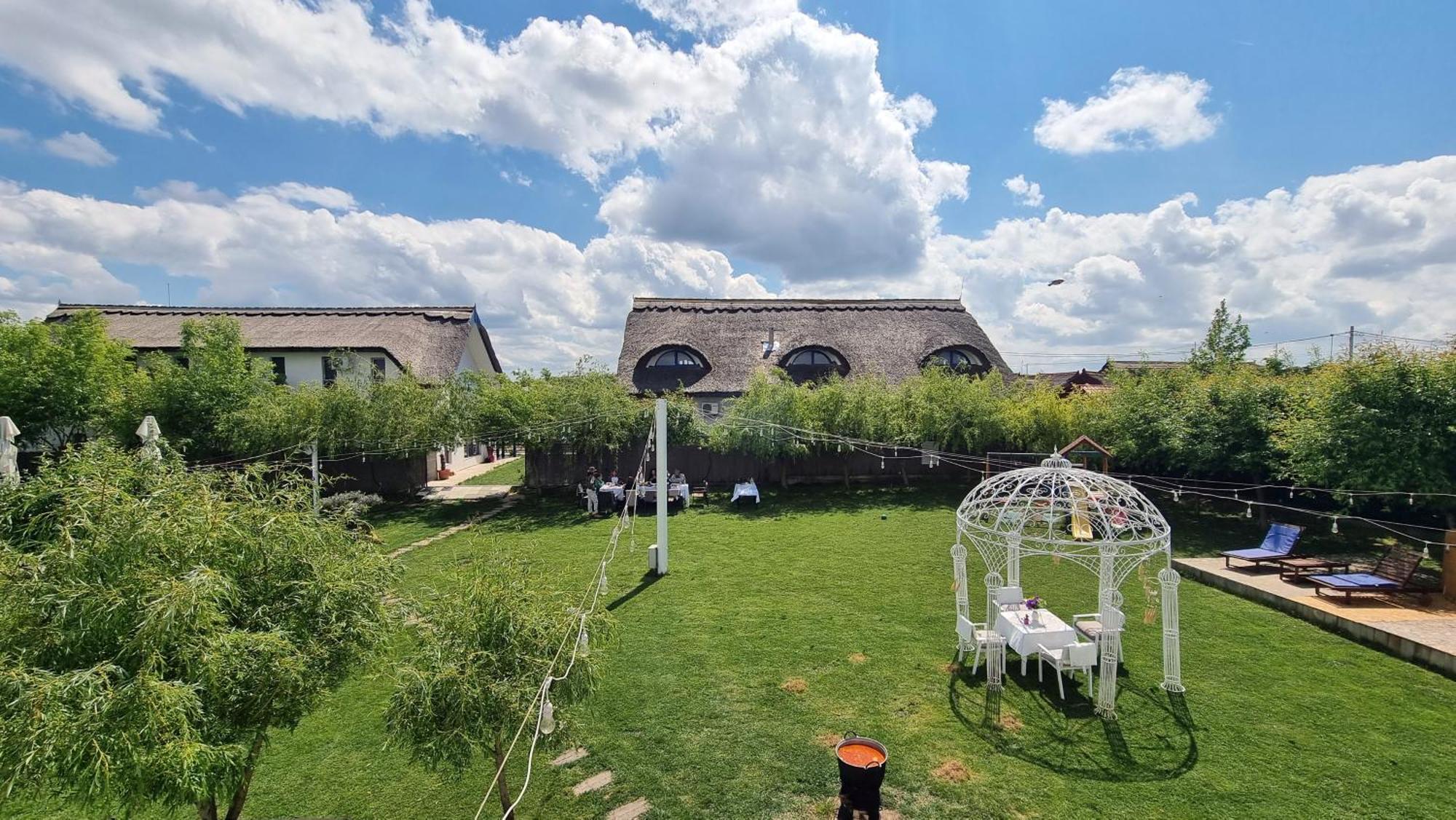 Complex Turistic Casa Anastasia Farm stay *